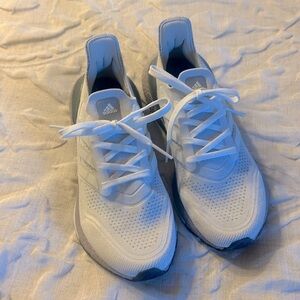 Women’s Adidas ultra boost size 7